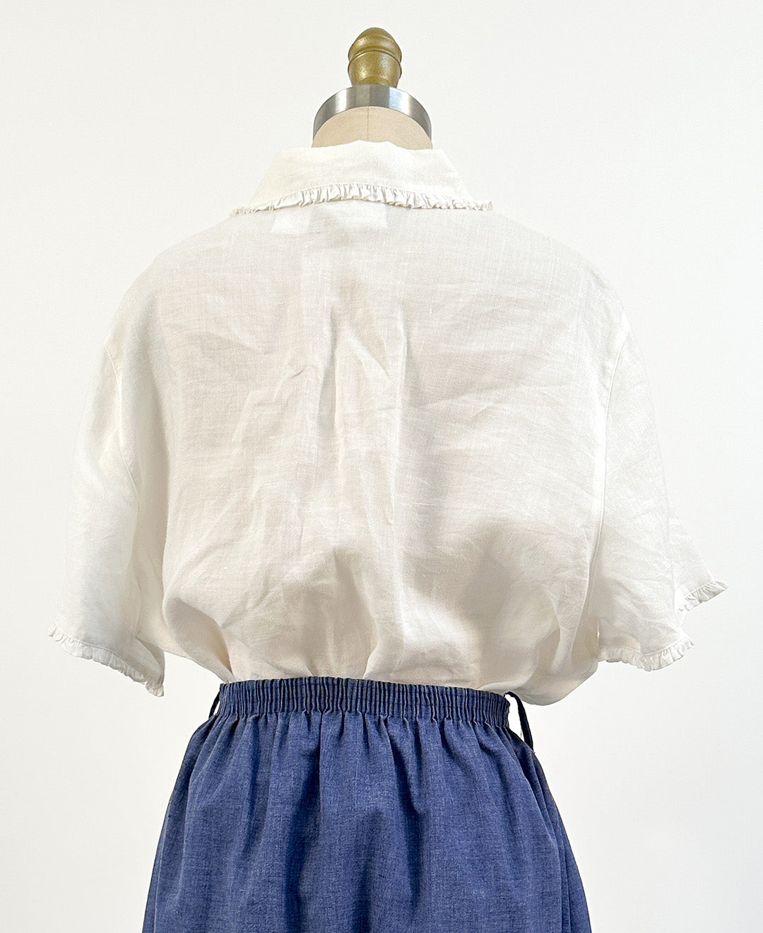 1990s White Linen Button up with Ruffles / Bust