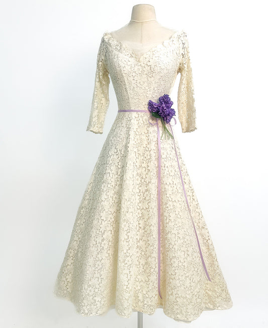 1950s Ivory Lace Wedding Dress with Illusion Neckline / Waist 26