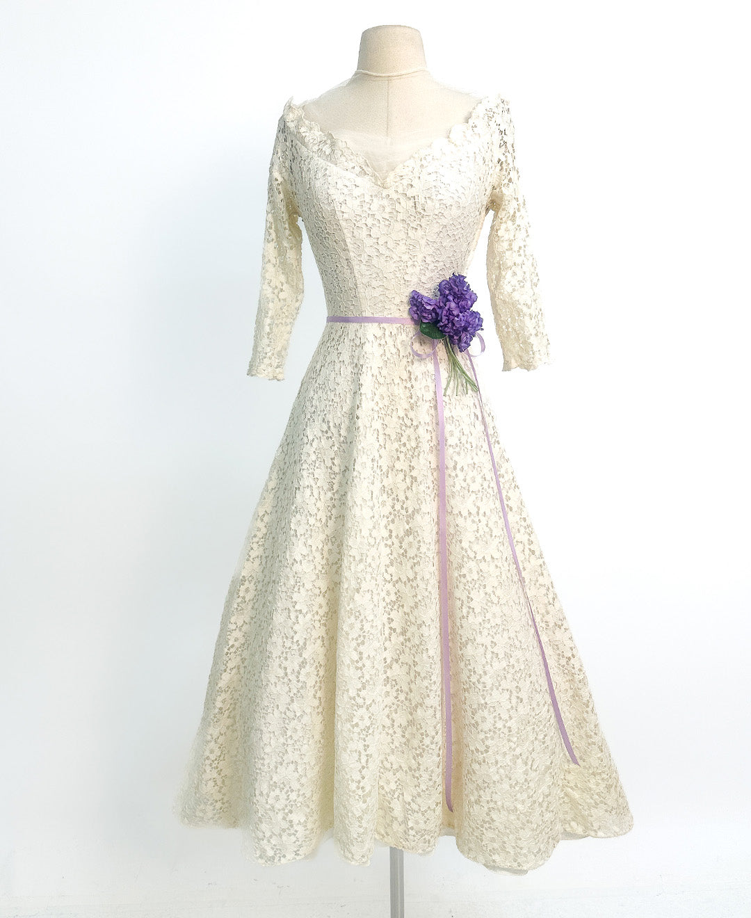 1950s Ivory Lace Wedding Dress with Illusion Neckline / Waist 26