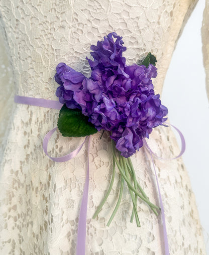 1950s Ivory Lace Wedding Dress with Illusion Neckline / Waist 26