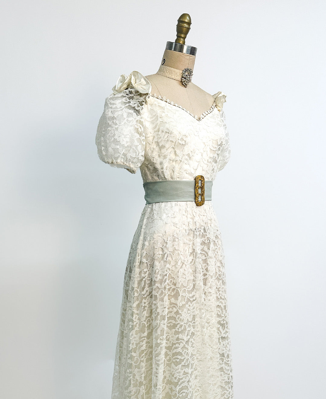 1970s White Lace Gown with Puffy Sleeves / Waist 26