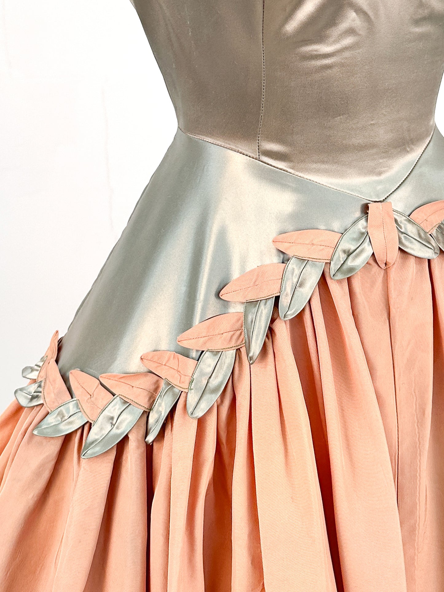 Late 1940s Sage Green Liquid Satin and Tan Leafed Trimmed Evening Gown / Waist 26