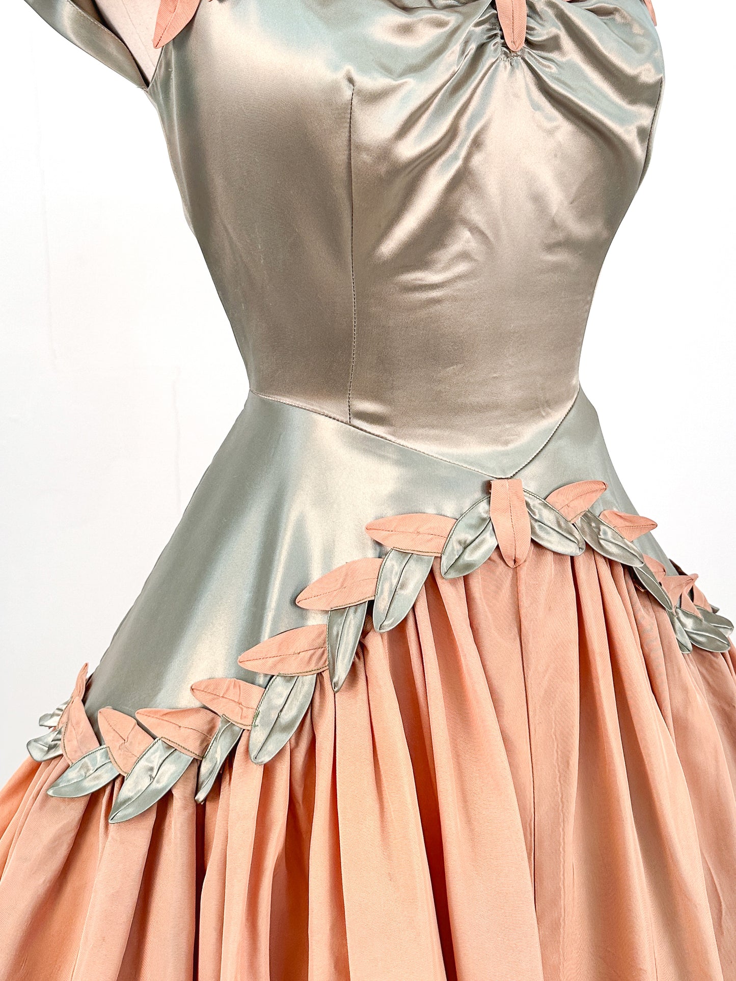 Late 1940s Sage Green Liquid Satin and Tan Leafed Trimmed Evening Gown / Waist 26