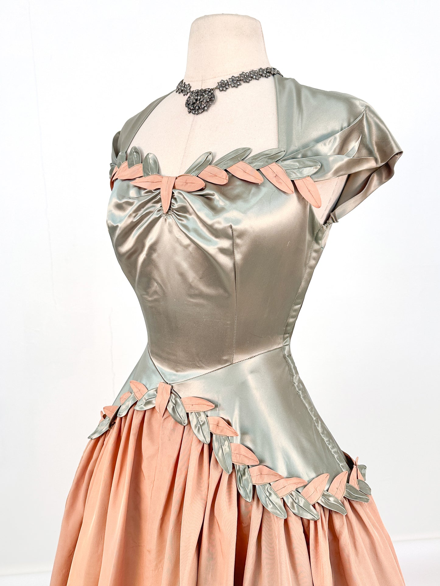 Late 1940s Sage Green Liquid Satin and Tan Leafed Trimmed Evening Gown / Waist 26