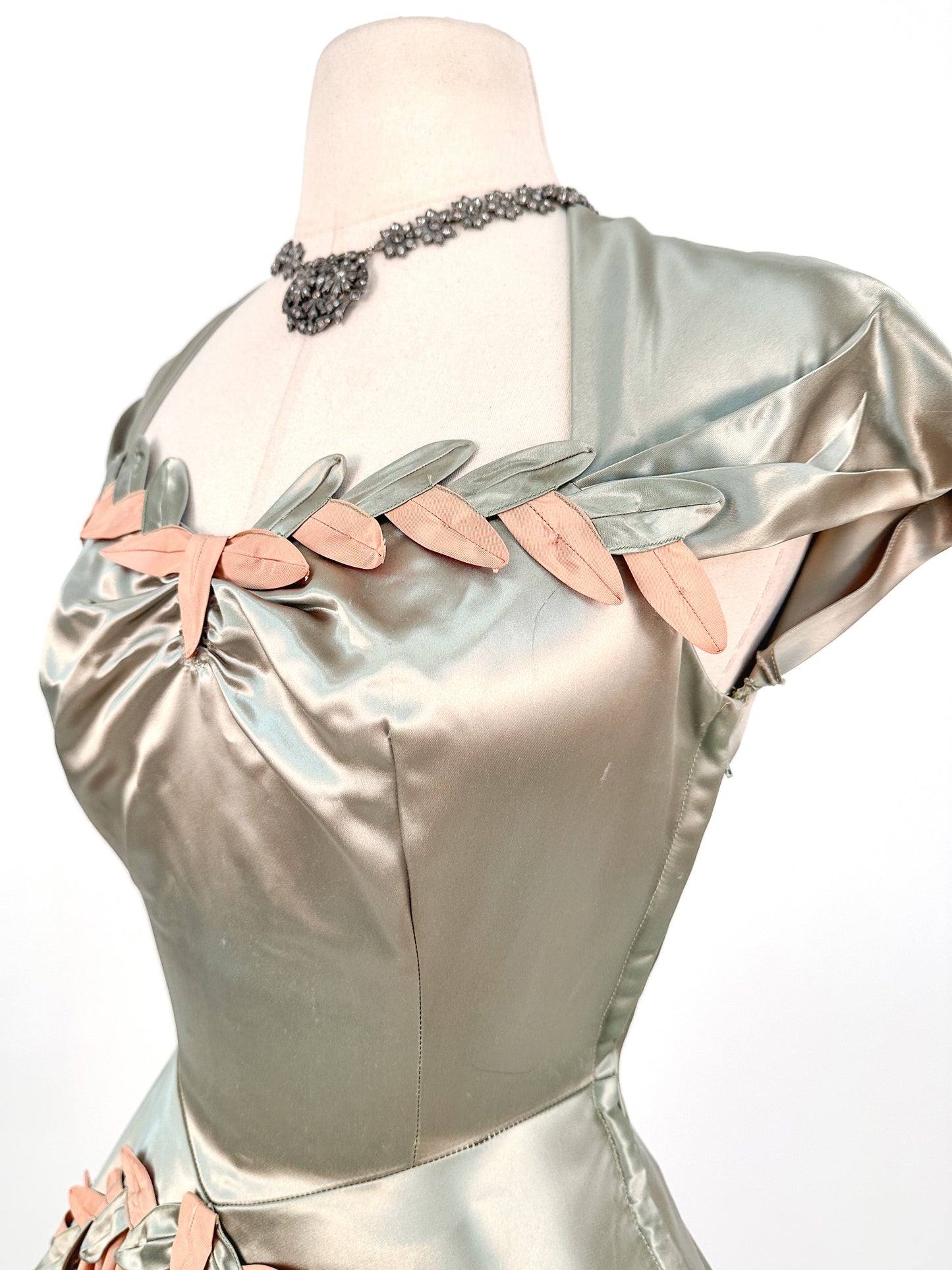 Late 1940s Sage Green Liquid Satin and Tan Leafed Trimmed Evening Gown / Waist 26
