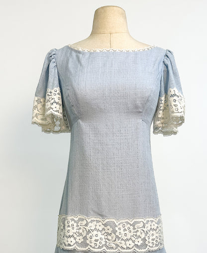1960s Pale Blue Linen and Lace Dress / Bust 34-36"