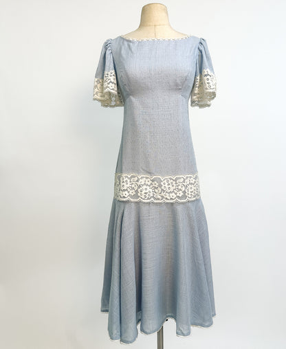1960s Pale Blue Linen and Lace Dress / Bust 34-36"