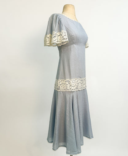 1960s Pale Blue Linen and Lace Dress / Bust 34-36"
