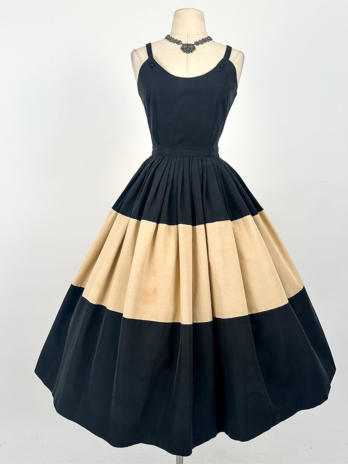 1950s Matching Two-Piece Top and Circle Skirt / Waist 26