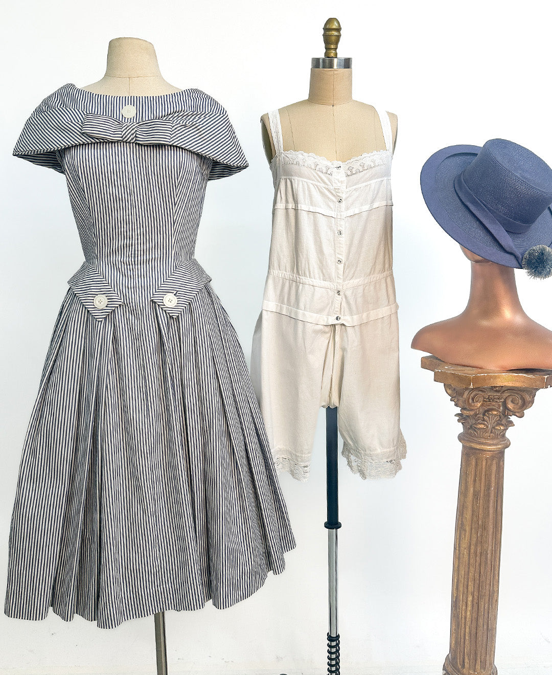 1950s Seersucker Dress by Suzy Perette / Waist 26