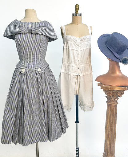 1950s Seersucker Dress by Suzy Perette / Waist 26