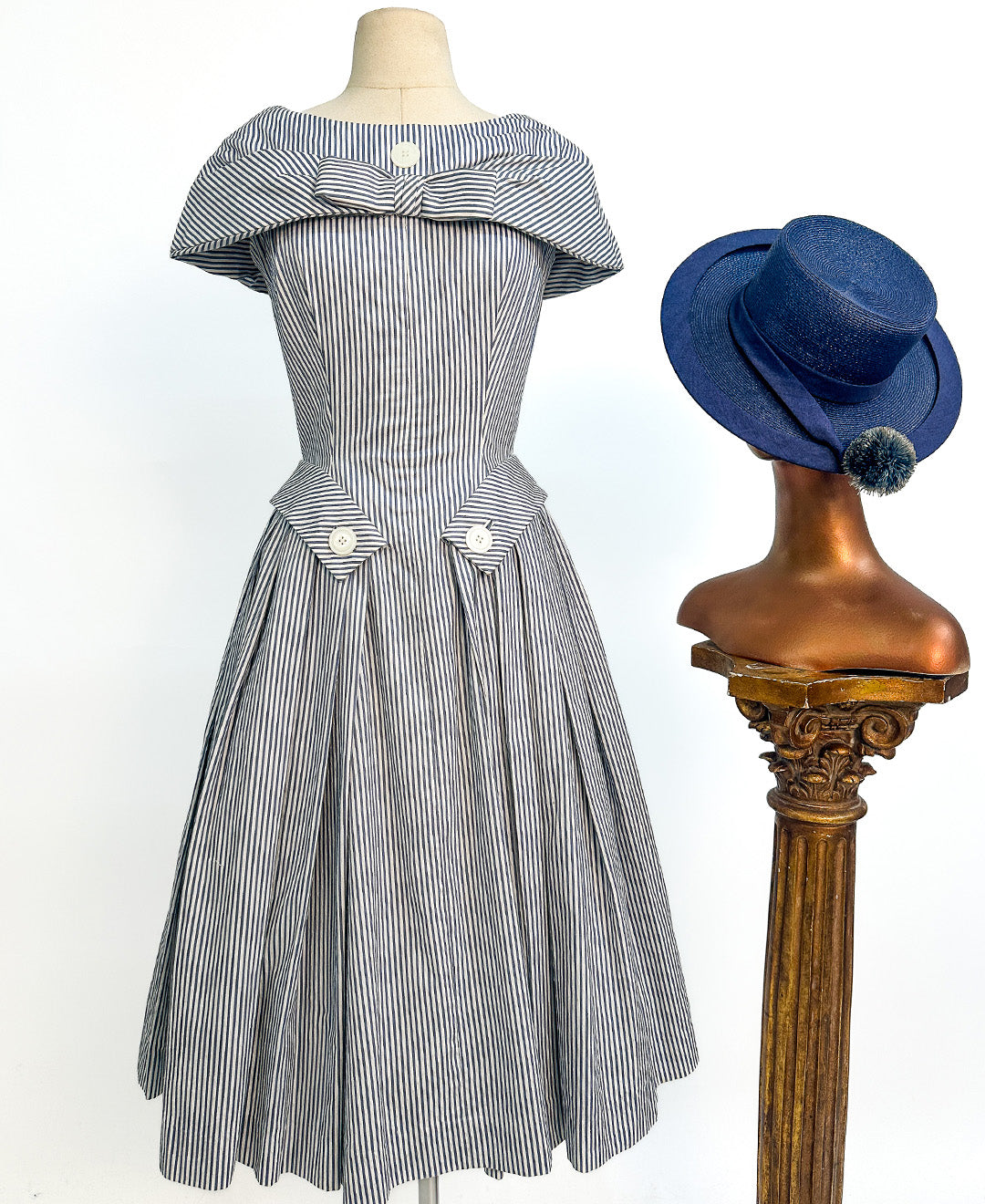 1950s Seersucker Dress by Suzy Perette / Waist 26