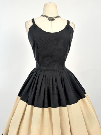 1950s Matching Two-Piece Top and Circle Skirt / Waist 26