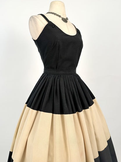 1950s Matching Two-Piece Top and Circle Skirt / Waist 26