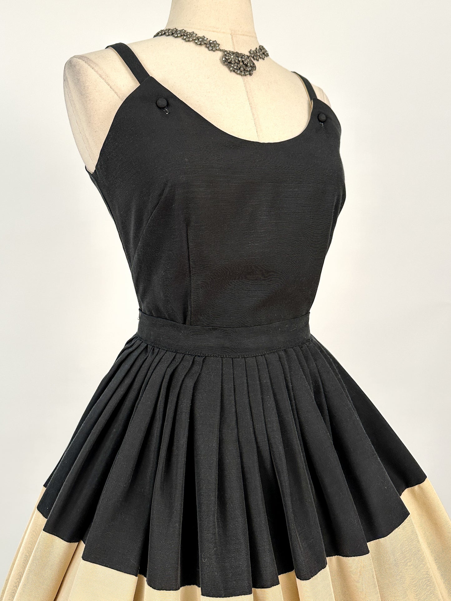 1950s Matching Two-Piece Top and Circle Skirt / Waist 26