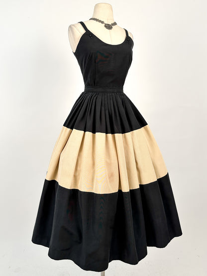 1950s Matching Two-Piece Top and Circle Skirt / Waist 26