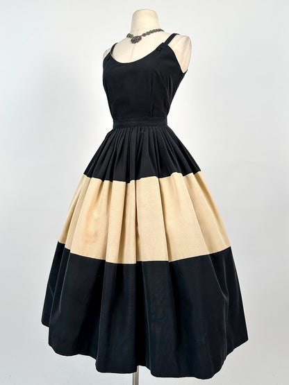 1950s Matching Two-Piece Top and Circle Skirt / Waist 26