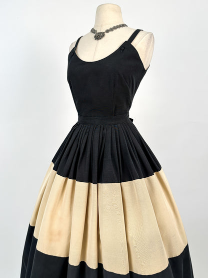 1950s Matching Two-Piece Top and Circle Skirt / Waist 26