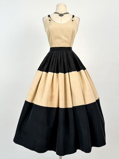1950s Matching Two-Piece Top and Circle Skirt / Waist 26