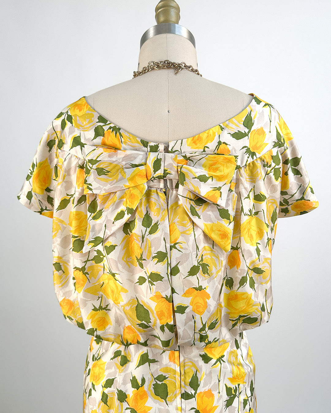 1950s Yellow Rose Wiggle Dress / Waist 28