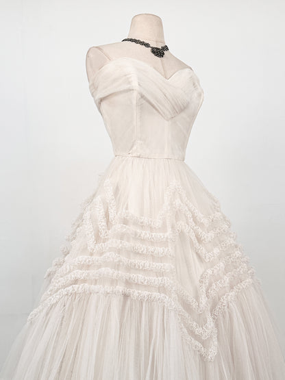 Dreamy 1950s Cloud White Tulle Gown / Waist 25