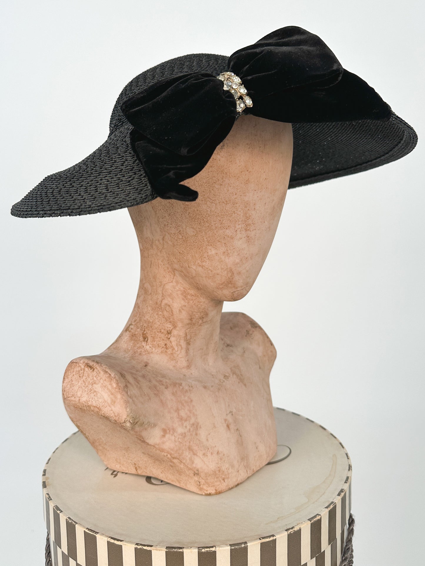 1950s Black Straw Platter Hat with Velvet Bow and Rhinestones / One Size