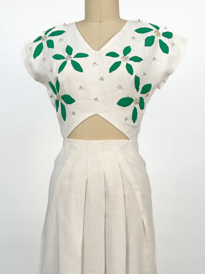 1970-80s Smart White Linen Sport Dress with Green Floral Appliqués / Waist 26