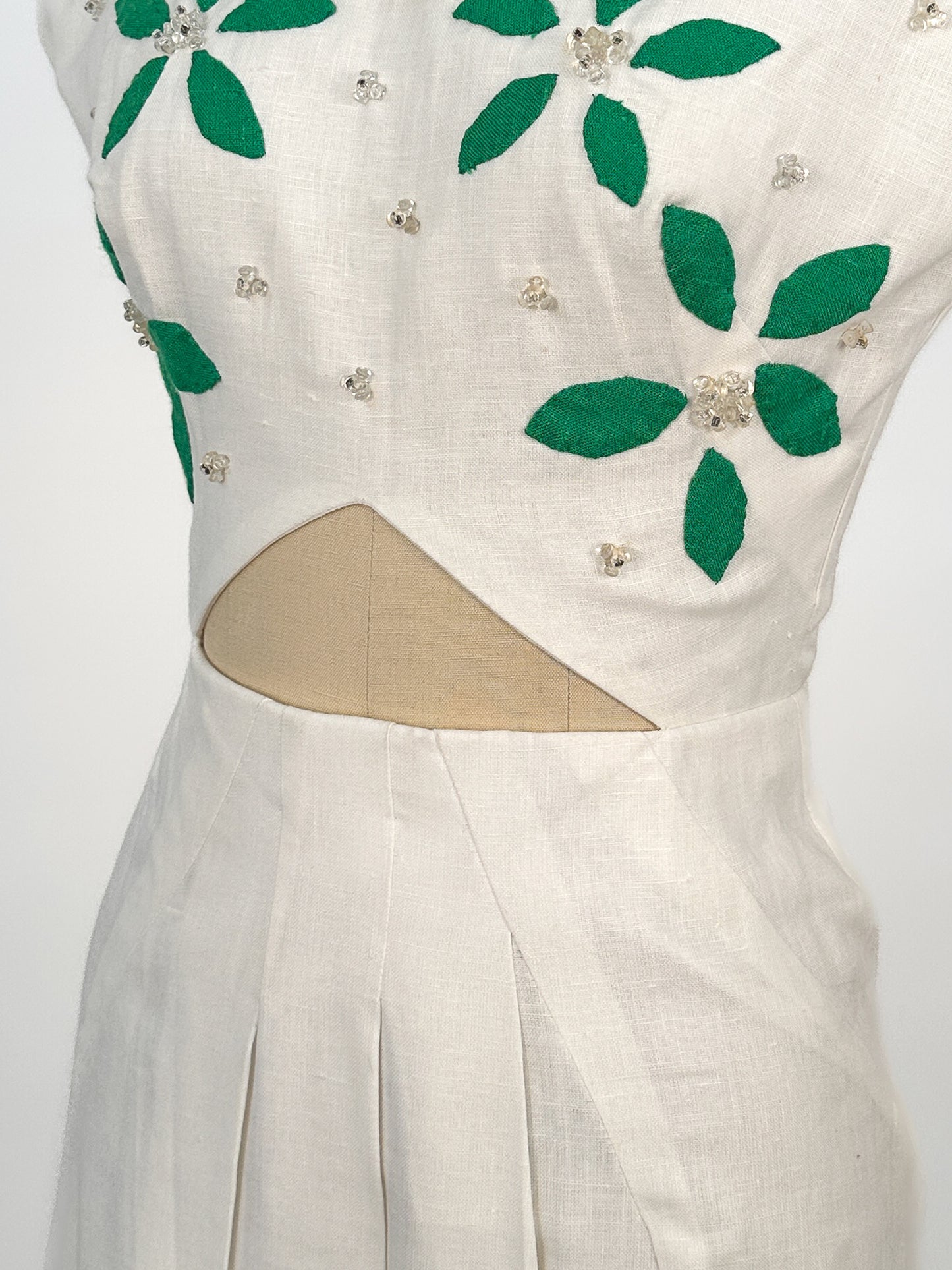 1970-80s Smart White Linen Sport Dress with Green Floral Appliqués / Waist 26