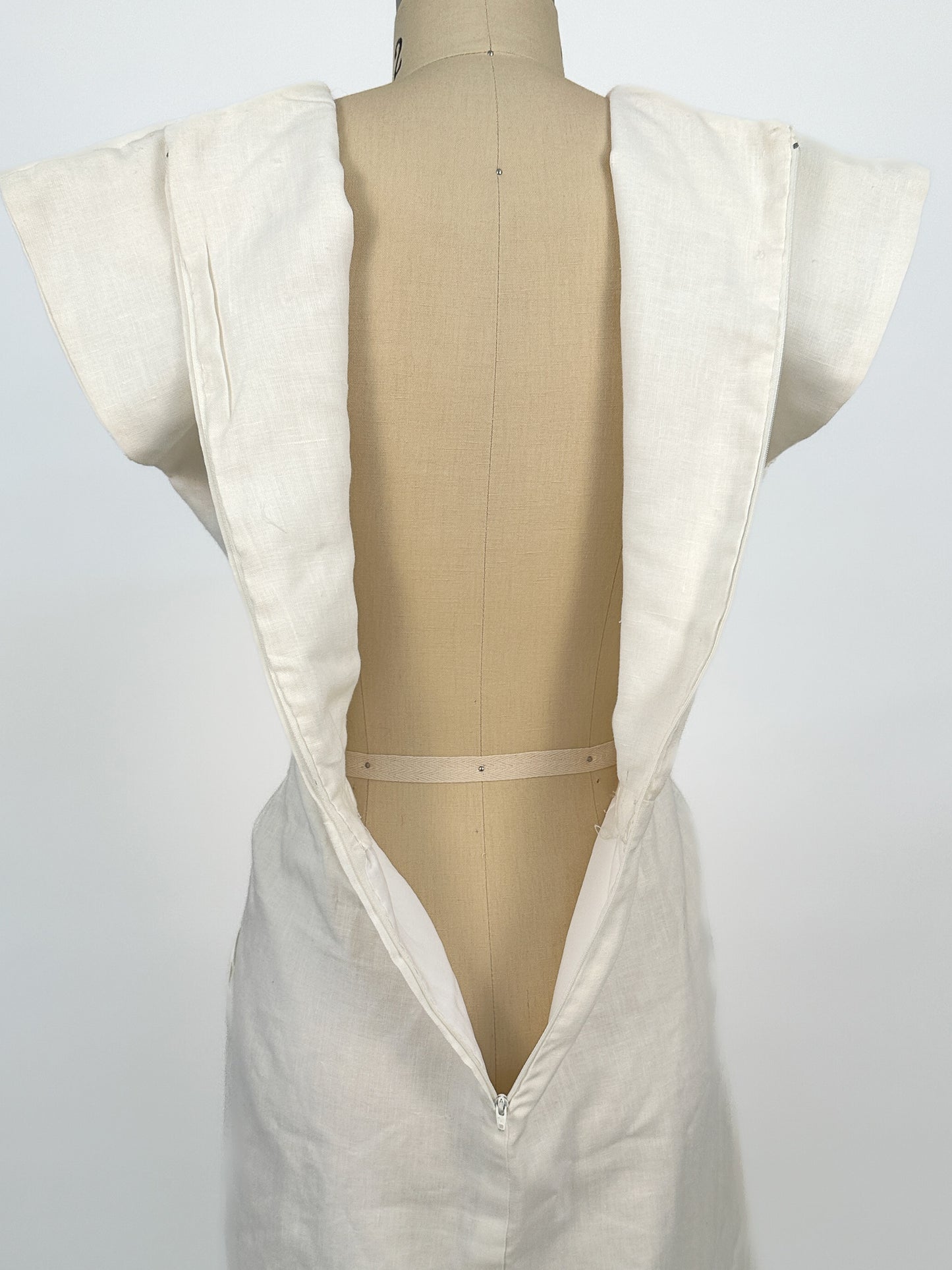 1970-80s Smart White Linen Sport Dress with Green Floral Appliqués / Waist 26