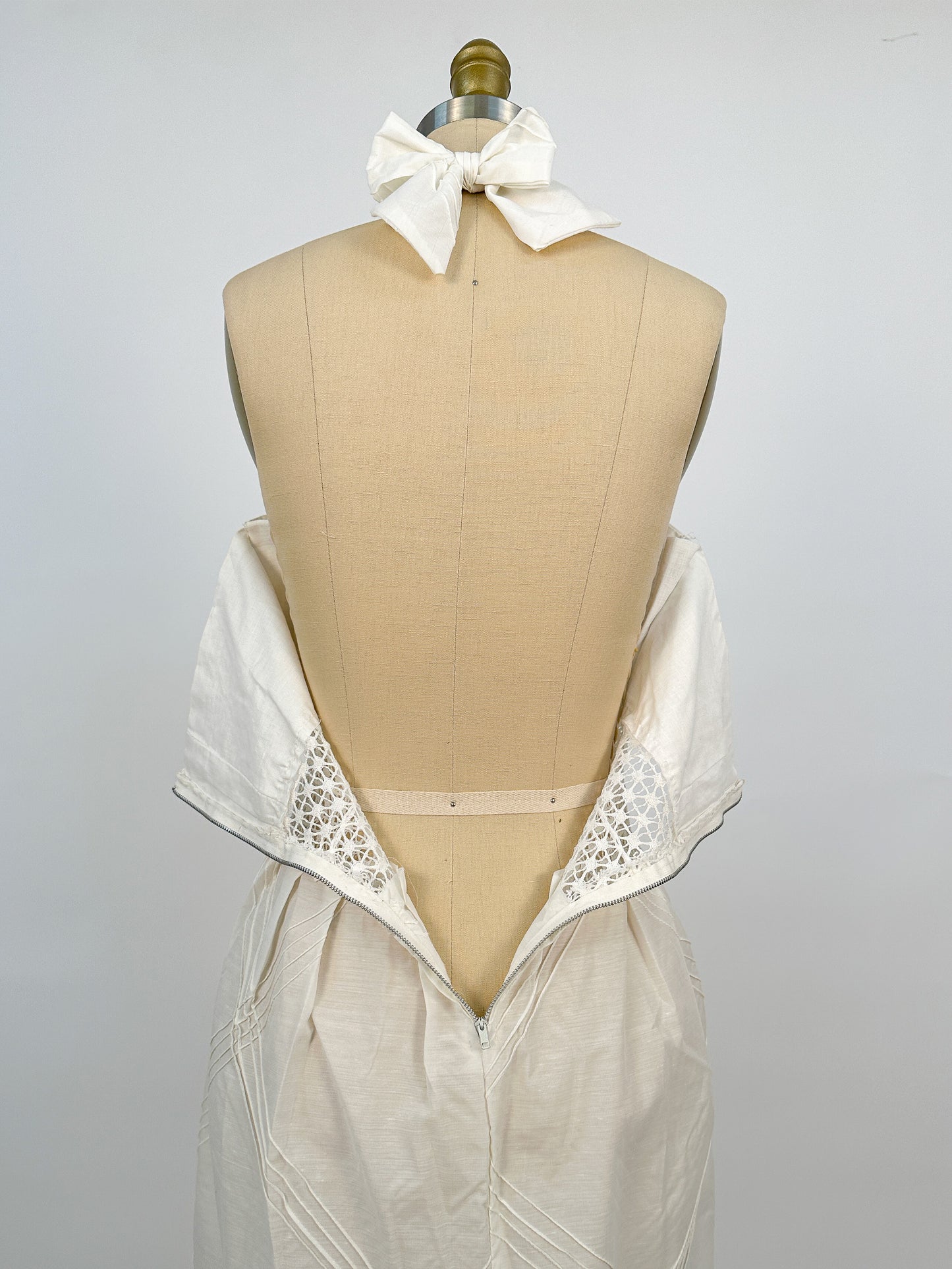 1970s Embroidered Cotton Mexican Halter Dress / Waist 30