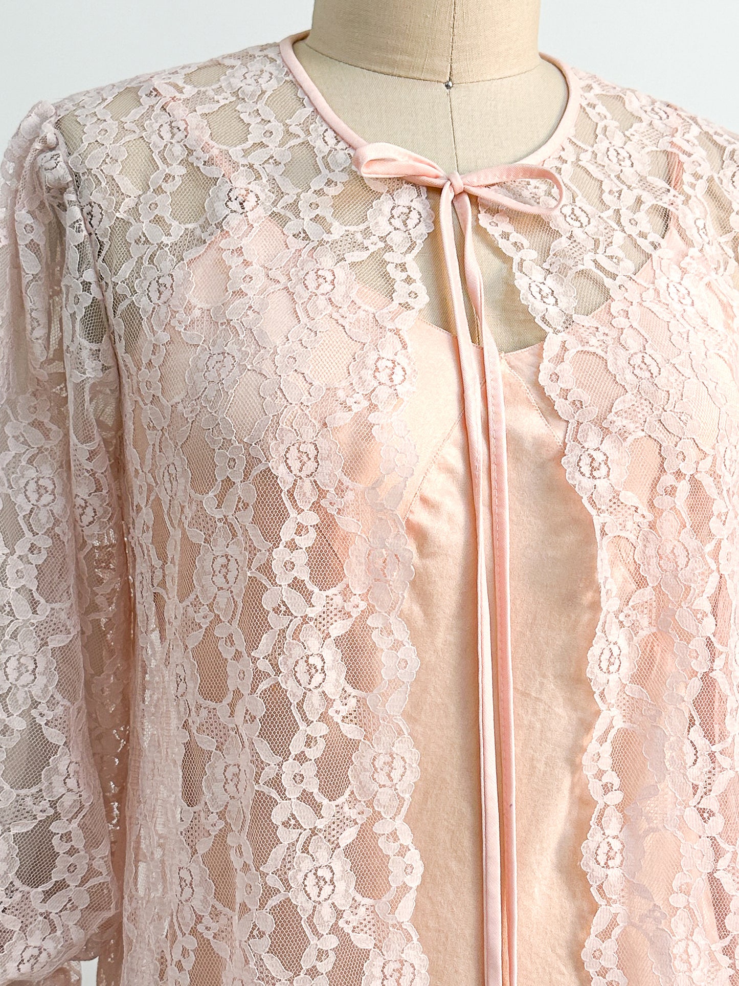 1960s Pink Lace Robe / OSFM