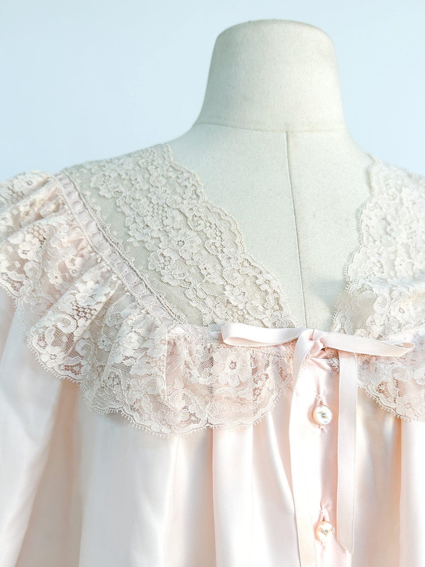 1950s Satin and Lace Bed Jacket / Large