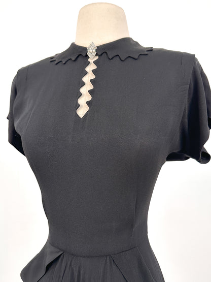 1940s Silky Crepe Rayon with Scalloped Collar and Pleated Skirt / Waist 28