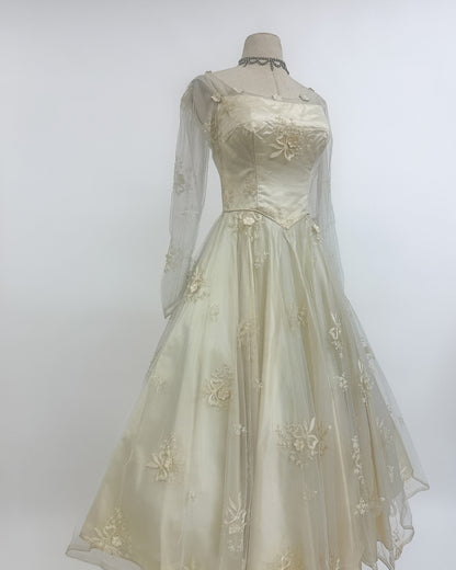 1950s 'The Bow Bridge Bouquet' Wedding Dress