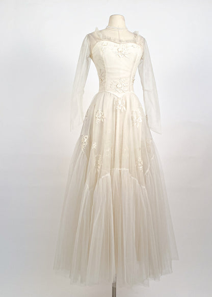 Dreamy 1950s Tulle Wedding Gown with Embroidered Bows and Flowers / Waist 26