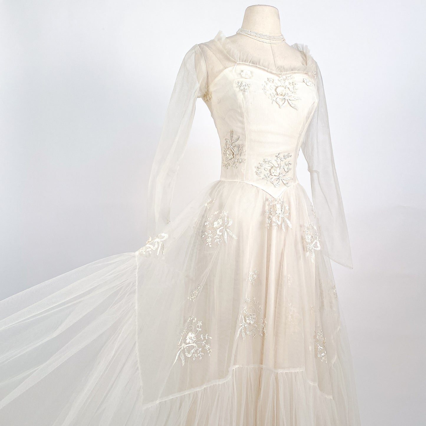 Dreamy 1950s Tulle Wedding Gown with Embroidered Bows and Flowers / Waist 26