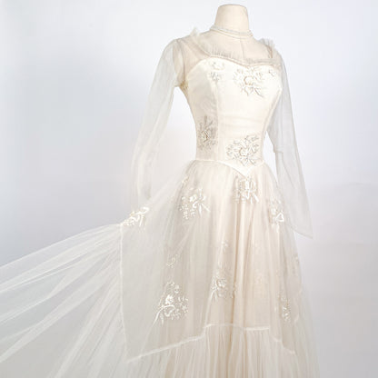 Dreamy 1950s Tulle Wedding Gown with Embroidered Bows and Flowers / Waist 26