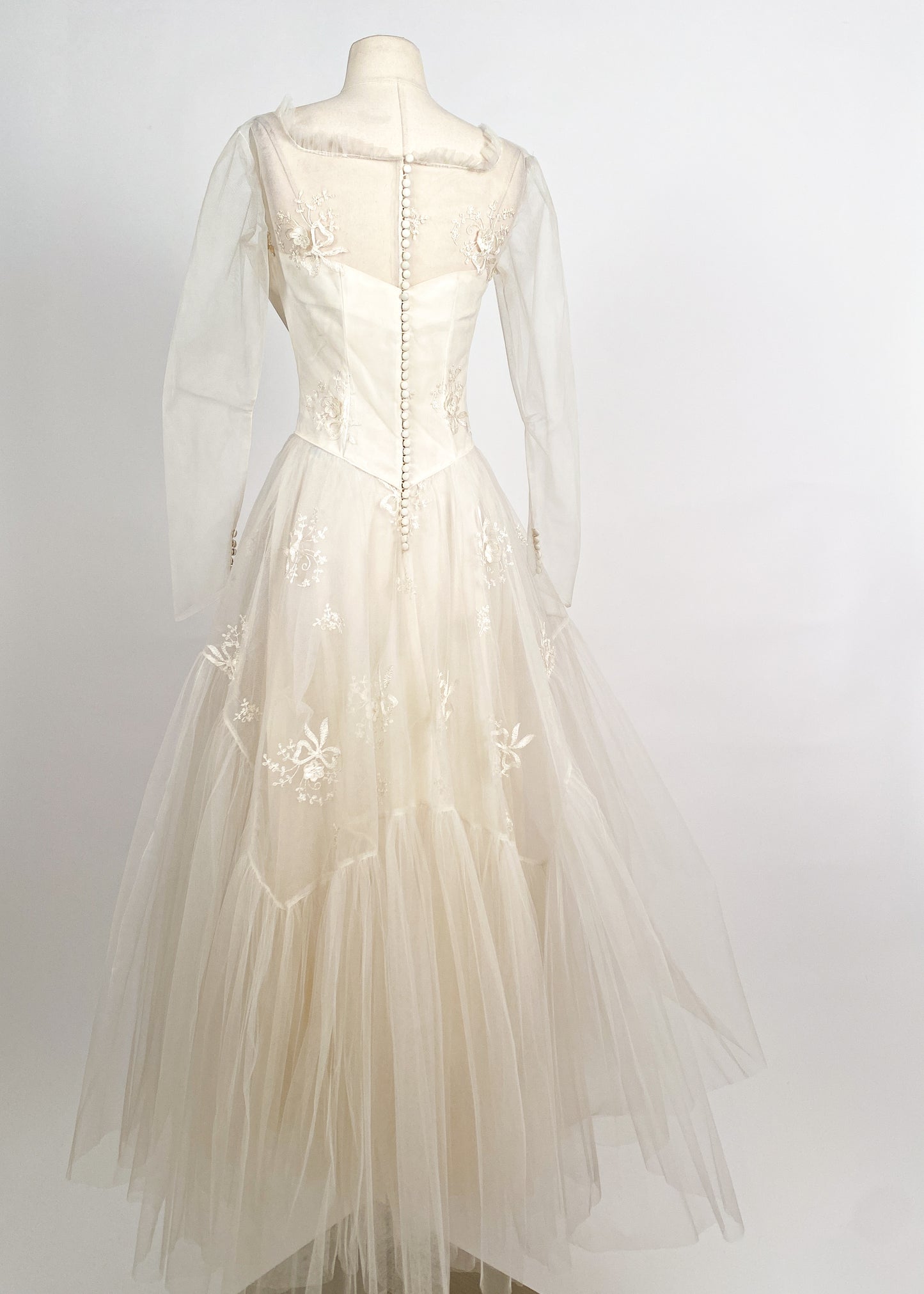 Dreamy 1950s Tulle Wedding Gown with Embroidered Bows and Flowers / Waist 26