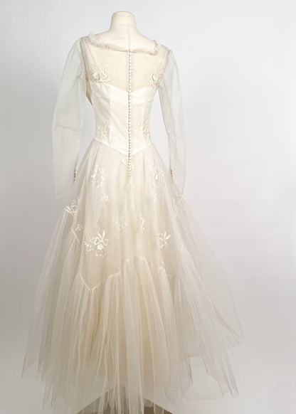 Dreamy 1950s Tulle Wedding Gown with Embroidered Bows and Flowers / Waist 26