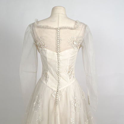 Dreamy 1950s Tulle Wedding Gown with Embroidered Bows and Flowers / Waist 26