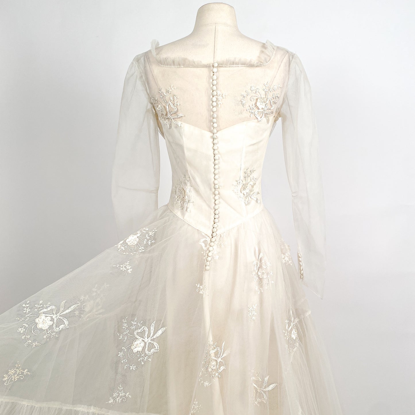 Dreamy 1950s Tulle Wedding Gown with Embroidered Bows and Flowers / Waist 26