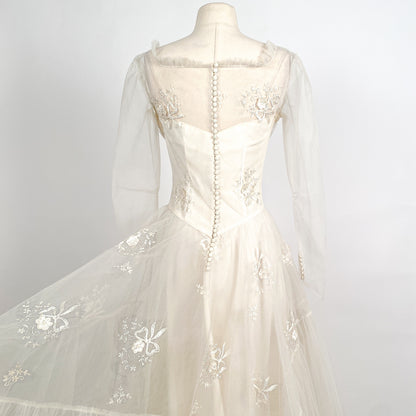 Dreamy 1950s Tulle Wedding Gown with Embroidered Bows and Flowers / Waist 26