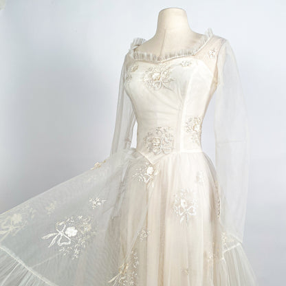 Dreamy 1950s Tulle Wedding Gown with Embroidered Bows and Flowers / Waist 26