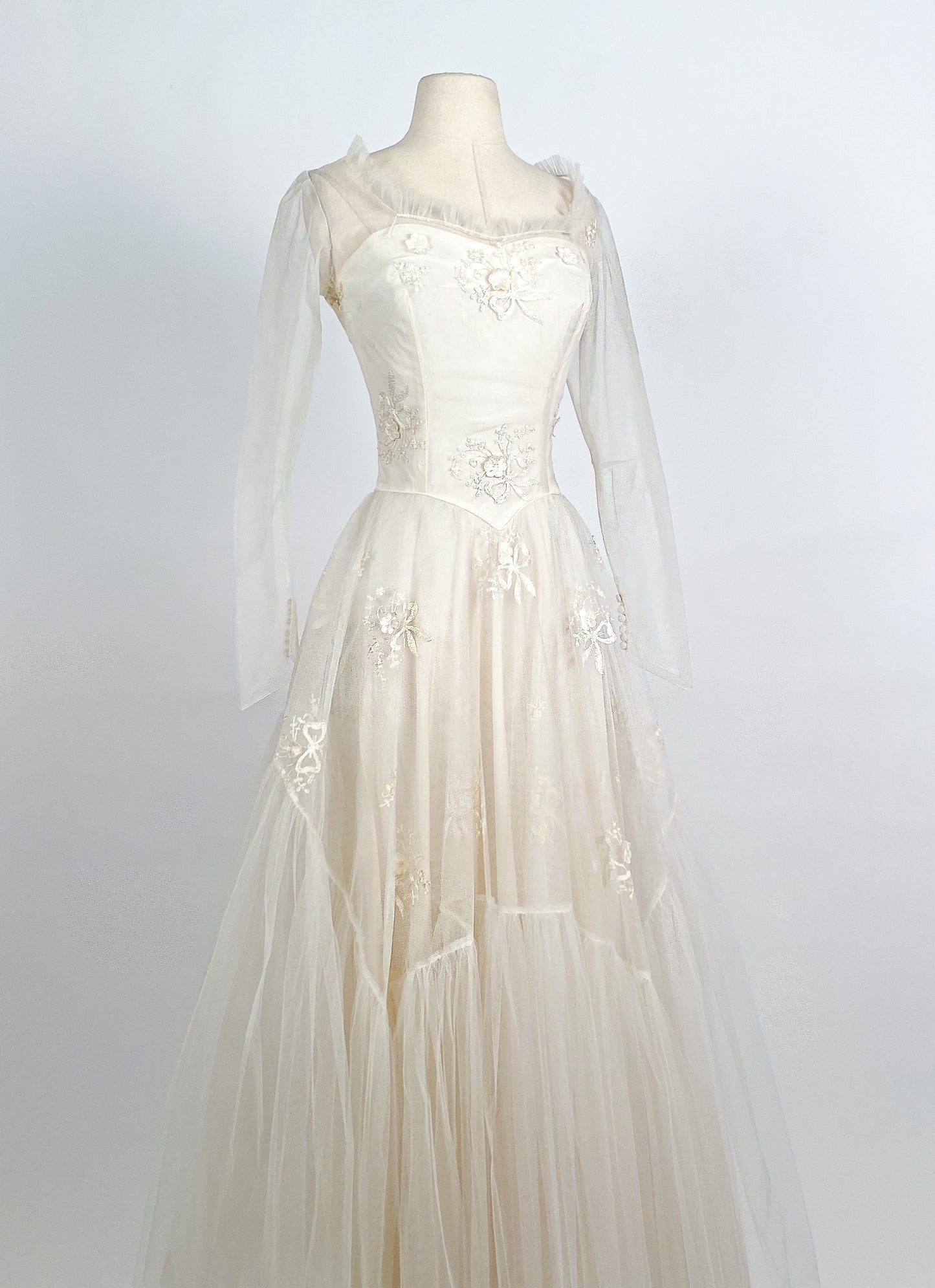 Dreamy 1950s Tulle Wedding Gown with Embroidered Bows and Flowers / Waist 26