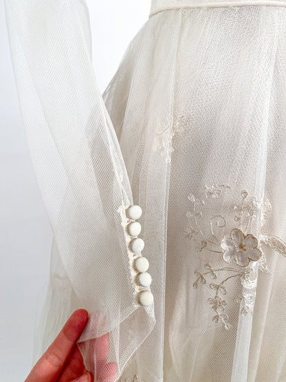 Dreamy 1950s Tulle Wedding Gown with Embroidered Bows and Flowers / Waist 26