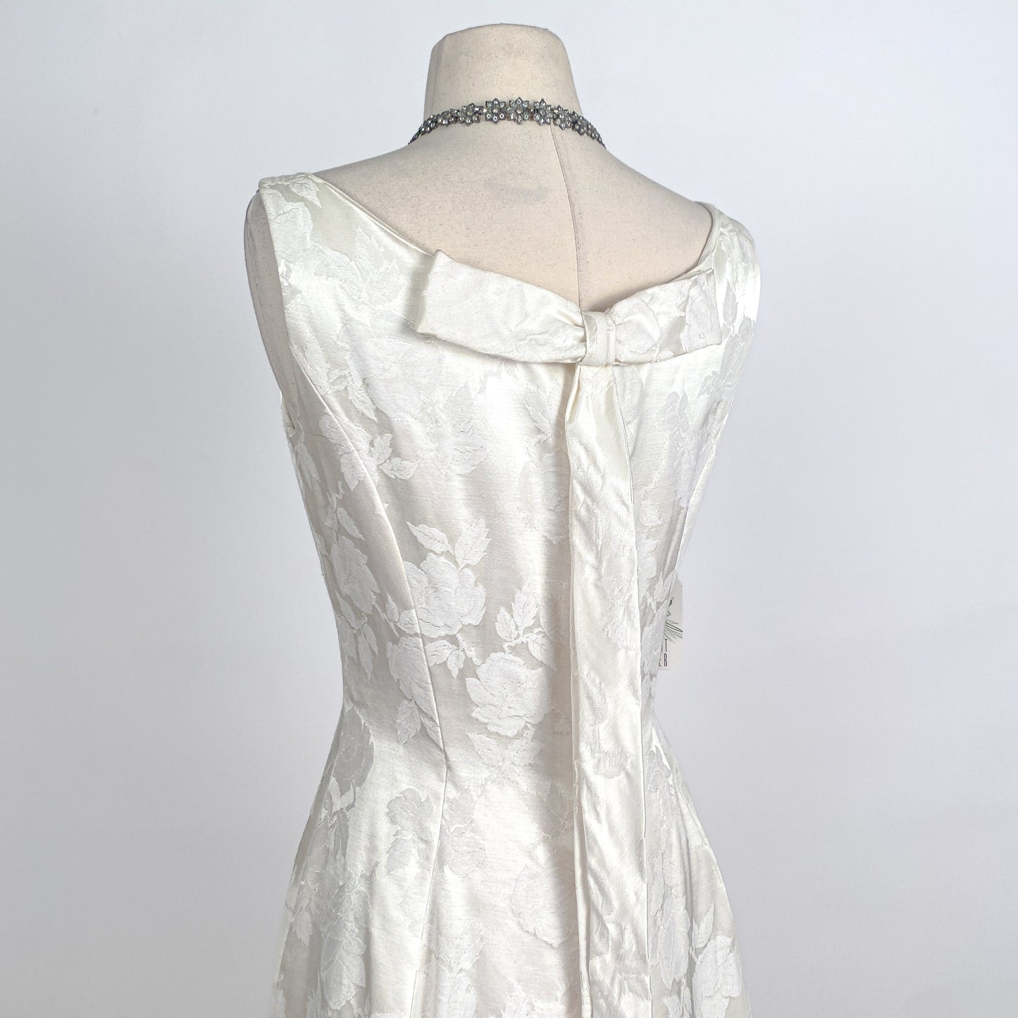 1960s Lovely White Damask Wedding Dress with Roses and Bow / Waist