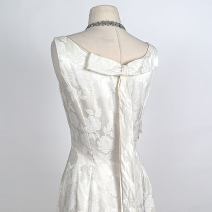 1960s Lovely White Damask Wedding Dress with Roses and Bow / Waist