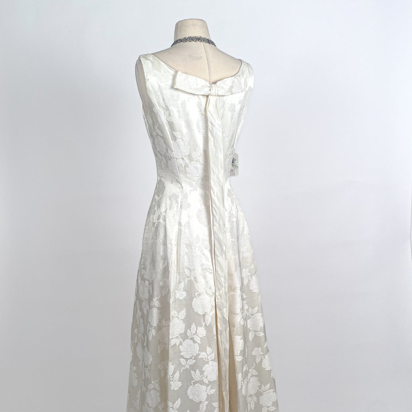 1960s Lovely White Damask Wedding Dress with Roses and Bow / Waist