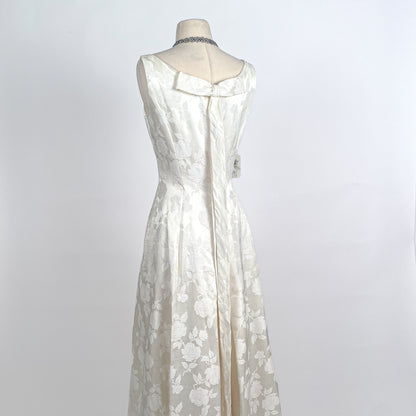 1960s Lovely White Damask Wedding Dress with Roses and Bow / Waist