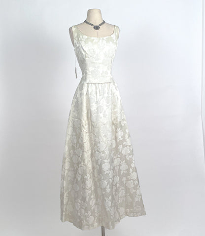 1960s Lovely White Damask Wedding Dress with Roses and Bow / Waist